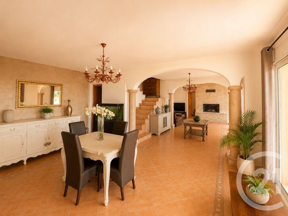 vente Maison - 10 pièce(s) - 225 m² Ollioules (83190)