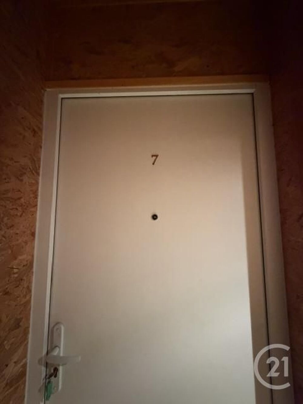 Ce studio refait à neuf vous attend ! Situé au deuxième....