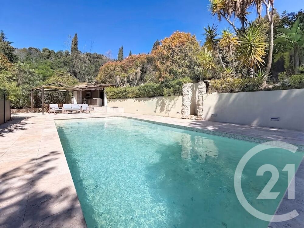 Maison 5 pièces 186 m² · à Frejus · 186 m² · 690 000 €