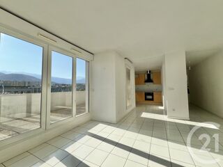 Appartement à louer 3 pièces 103 m²