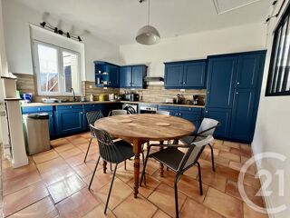 Appartement à louer 4 pièces 114 m²