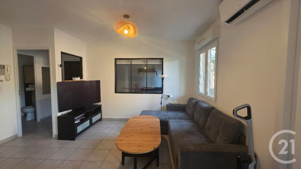 Nichée au c½ur de SalondeProvence, cette location meublé....