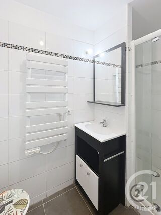  Appartement à louer 3 pièces 48 m²