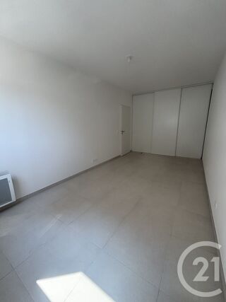  Appartement à louer 2 pièces 62 m²