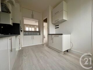  Appartement � louer 3 pi�ces 75 m�