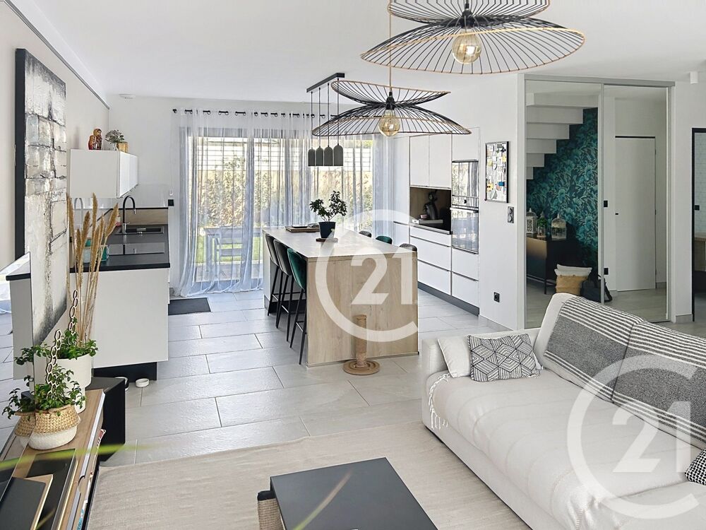 CENTURY21 vous propose de découvrir à Ortaffa, cette cha....