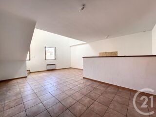  Appartement à louer 2 pièces 65 m²