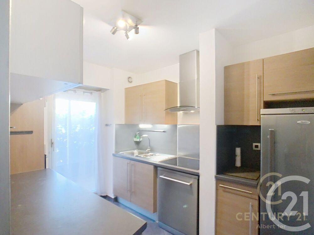 location Appartement - 3 pièce(s) - 74 m² Le Golfe Juan (06220)