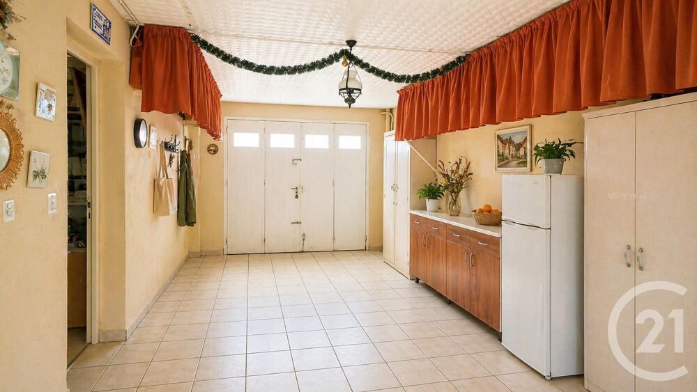 Sur la commune d'Elne cette maison de quatre pièces vous....