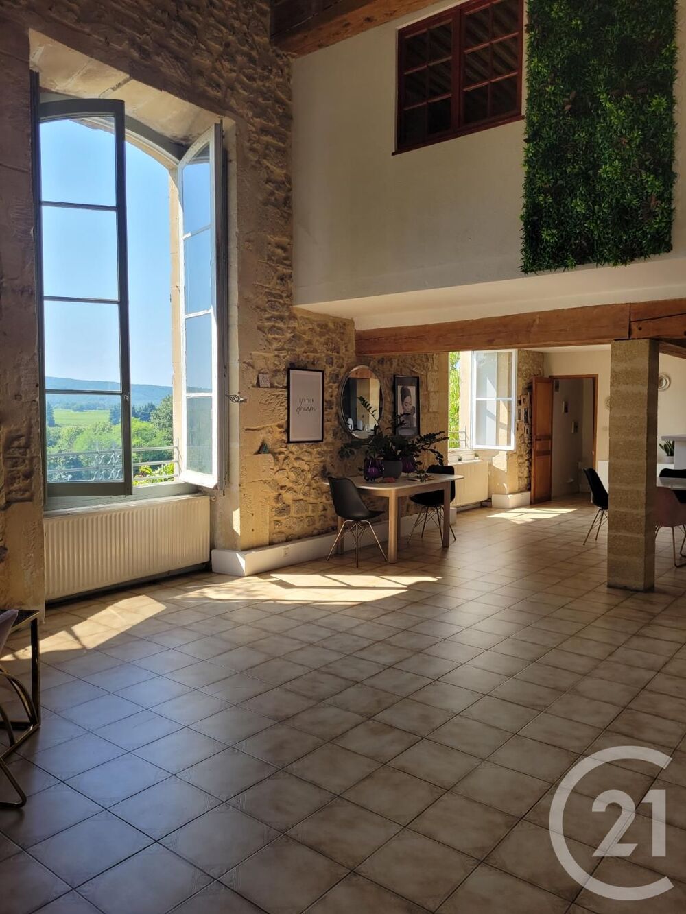location Appartement - 5 pièce(s) - 150 m² Tresques (30330)