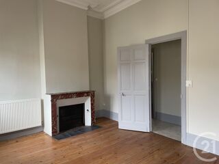  Appartement à louer 4 pièces 96 m²