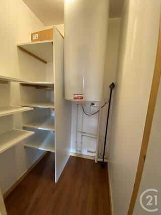  Appartement à louer 4 pièces 65 m²