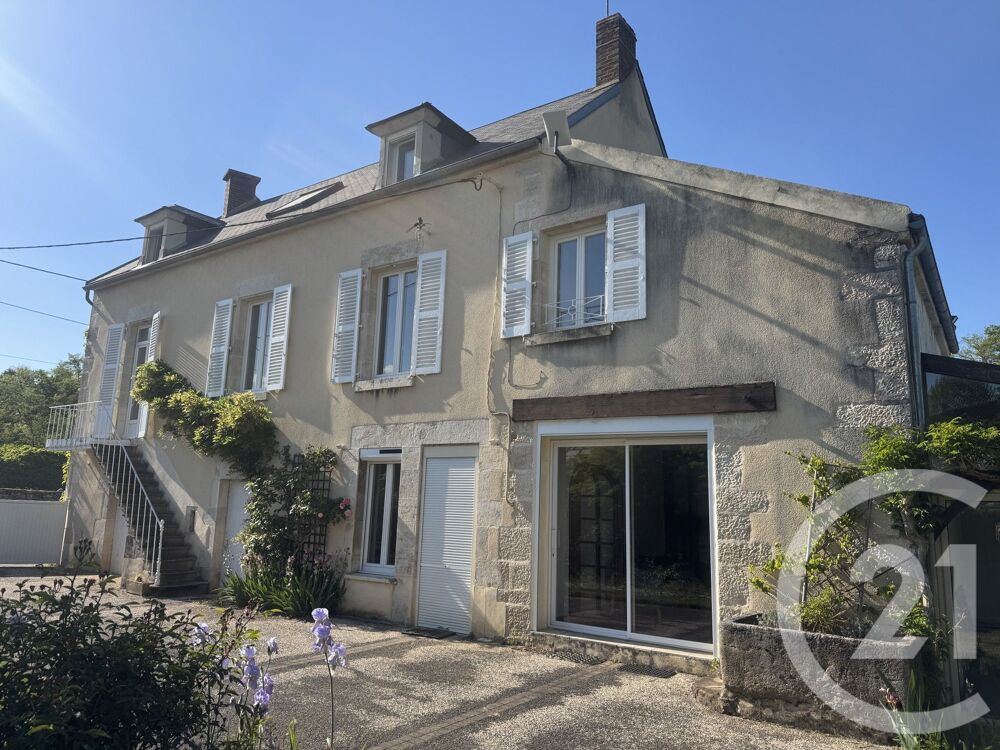 Nichée au c½ur de Clamecy, cette maison de 201m² offre u....