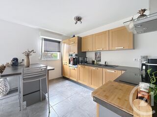  Appartement à louer 4 pièces 80 m²