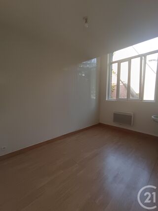  Appartement à louer 4 pièces 63 m² Caffiers