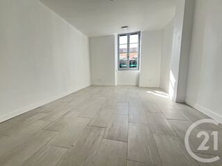  Appartement à louer 3 pièces 76 m²