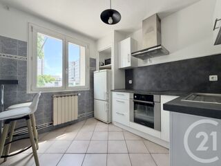  Appartement à louer 3 pièces 51 m²