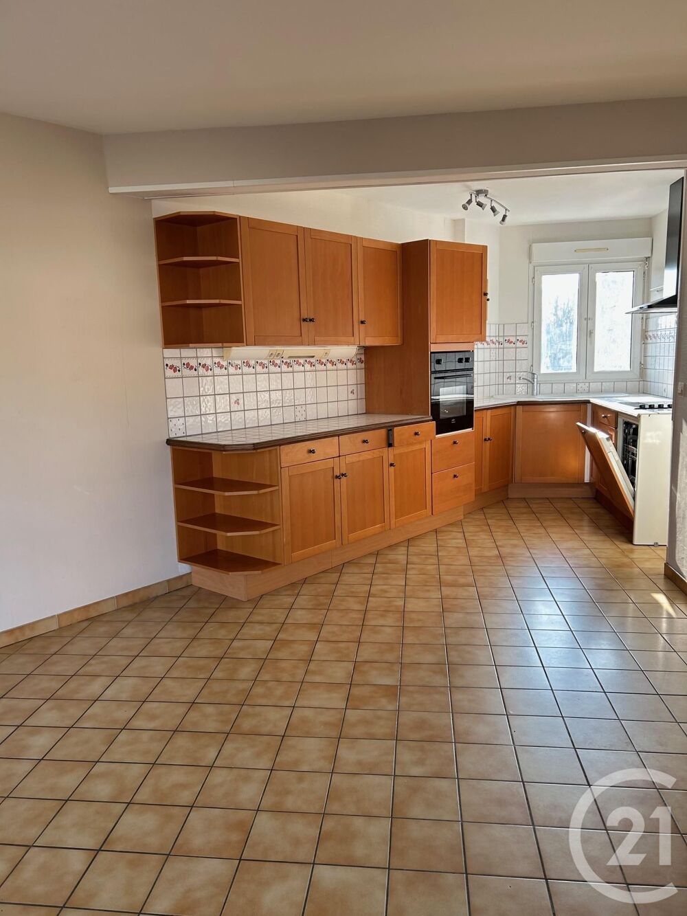location Appartement - 3 pièce(s) - 66 m² Avon (77210)
