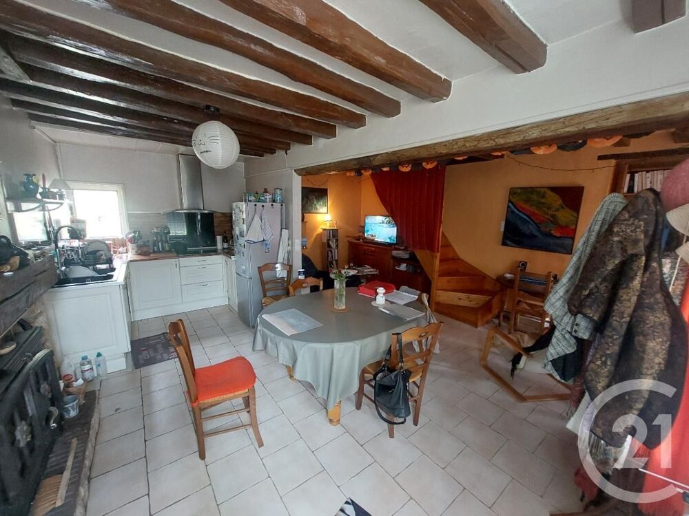 Située à 10 kms de Clamecy, 35 kms d'Auxerre, belle mais....