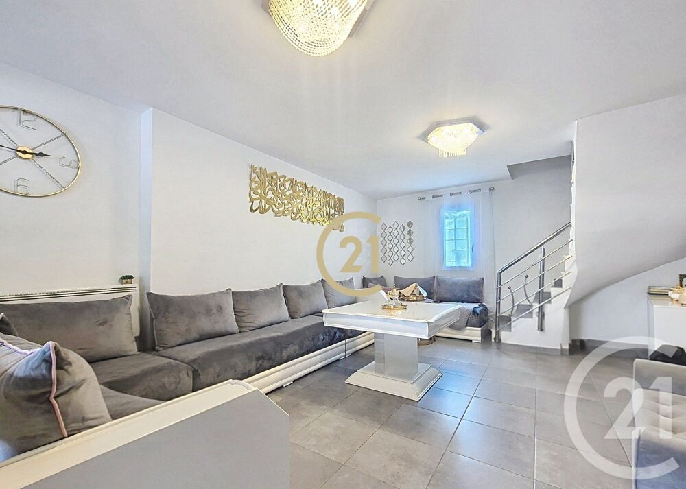 En exclusivité, Century 21 Le Pays Salonais vous présent....
