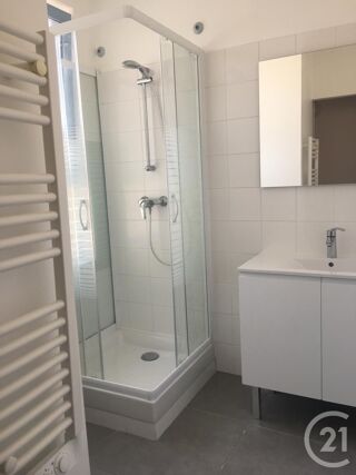  Appartement à louer 1 pièce 38 m²