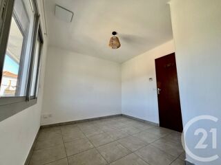  Appartement à louer 4 pièces 75 m²