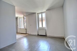  Appartement à louer 4 pièces 71 m²