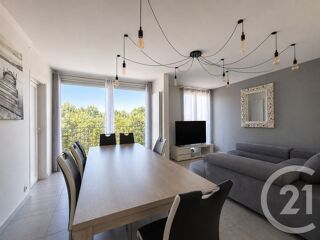  Appartement à louer 4 pièces 83 m²