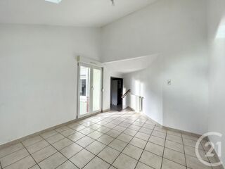  Appartement à louer 2 pièces 50 m²