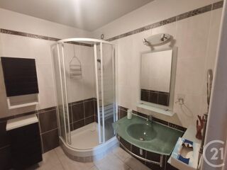  Appartement à louer 2 pièces 71 m²