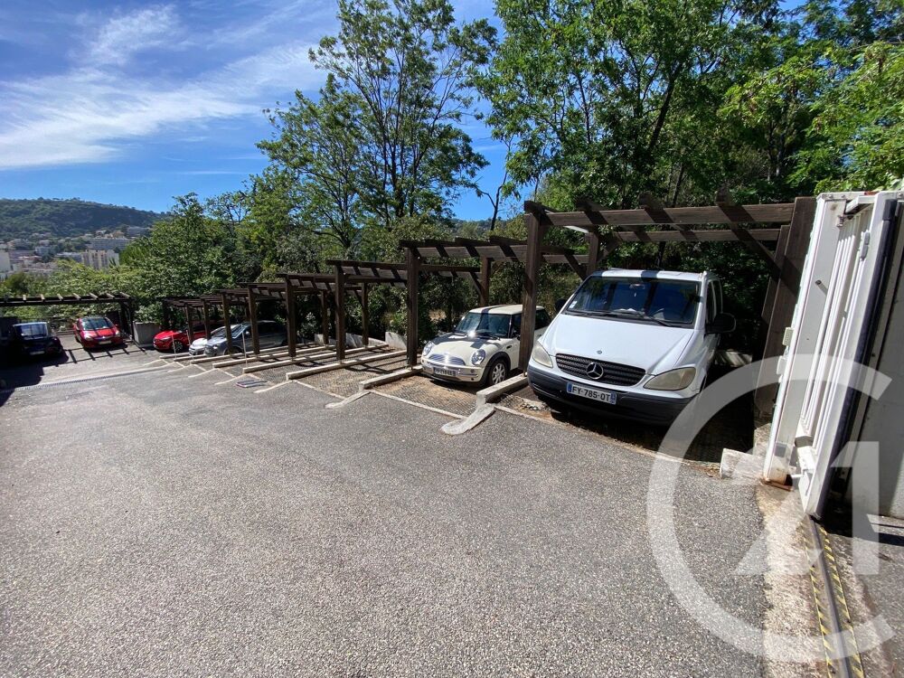location Parking / Garage - 10 m² Nice (06100)