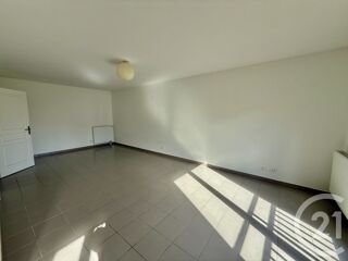  Appartement à louer 2 pièces 55 m²