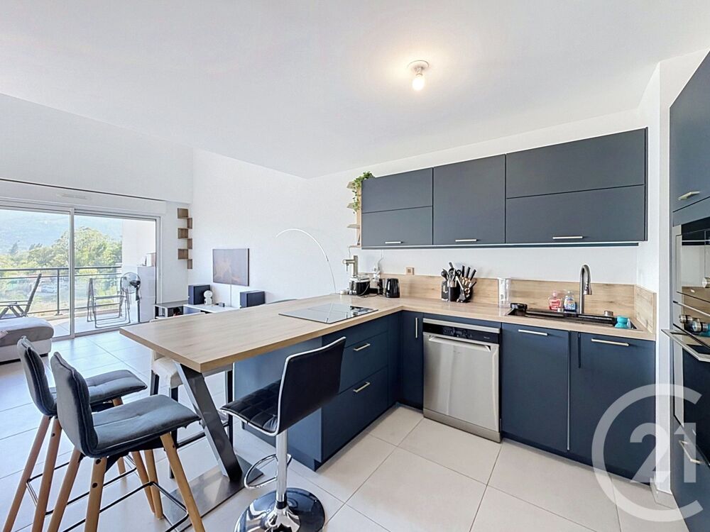 La Roquette-sur-Siagne Duplex 4 pièces en dernier étage....