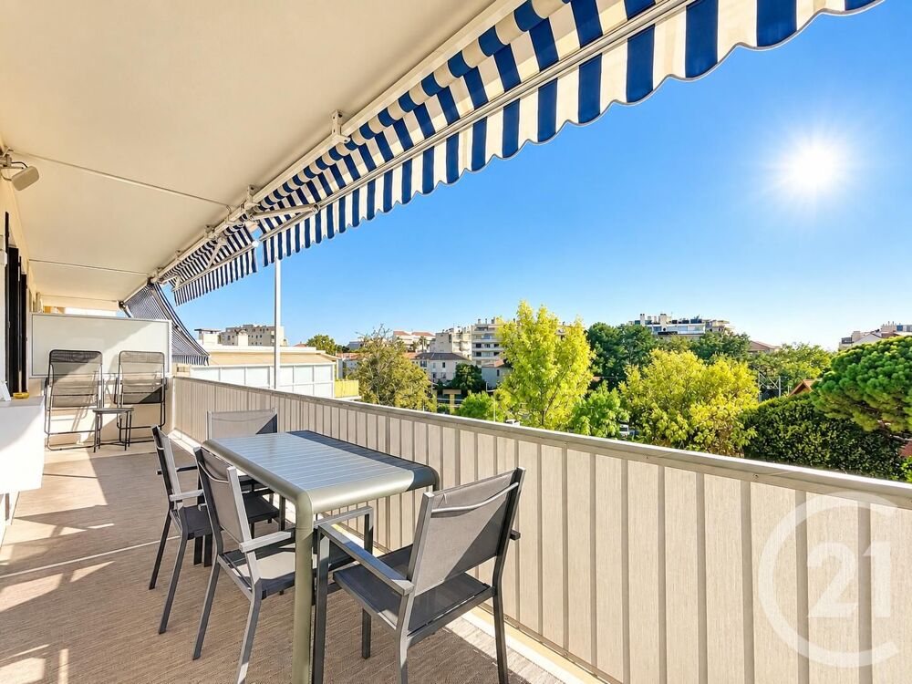 vente Appartement - 4 pièce(s) - 80 m² Juan Les Pins (06160)