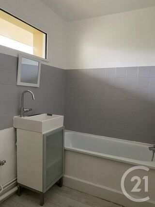  Appartement à louer 1 pièce 34 m²