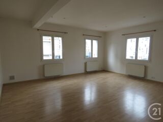  Appartement à louer 3 pièces 76 m²