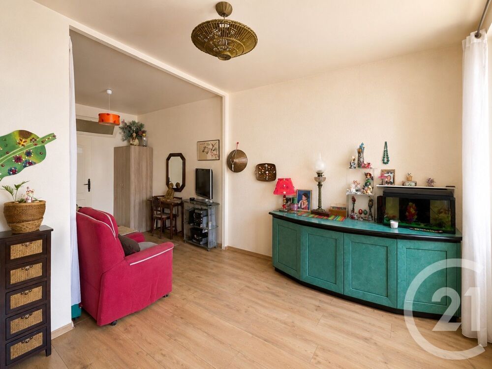 LA SEYNE-SUR-MER CENTRE-VILLE APPARTEMENT T2 DE 47 m²<....