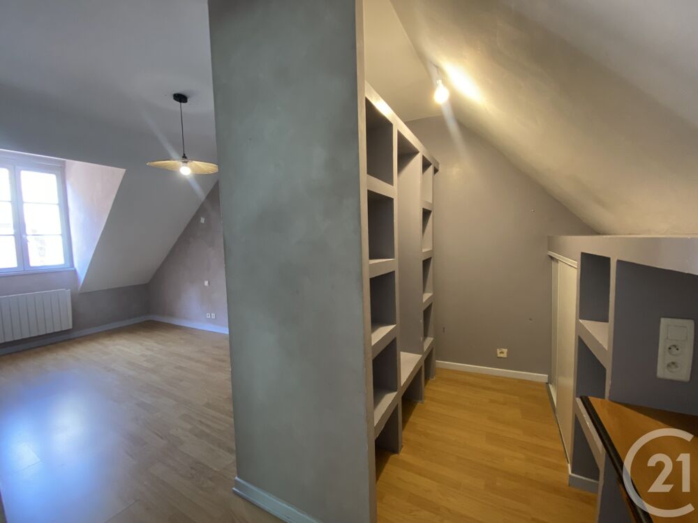 CENTURY 21 CHAPRAIS IMMOBILIER vous propose à la locatio....