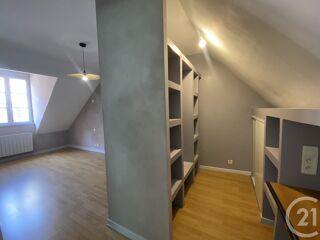  Appartement à louer 3 pièces 88 m²