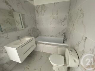  Appartement à louer 4 pièces 104 m²
