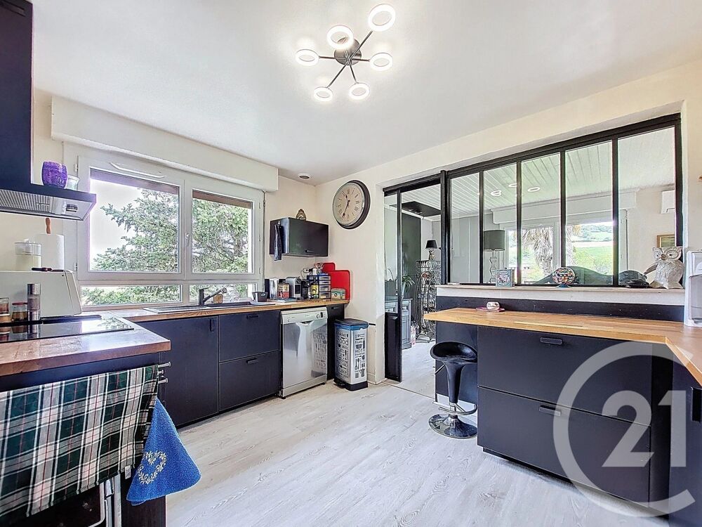 Venez découvrir cette très belle maison de 170m², entiè....