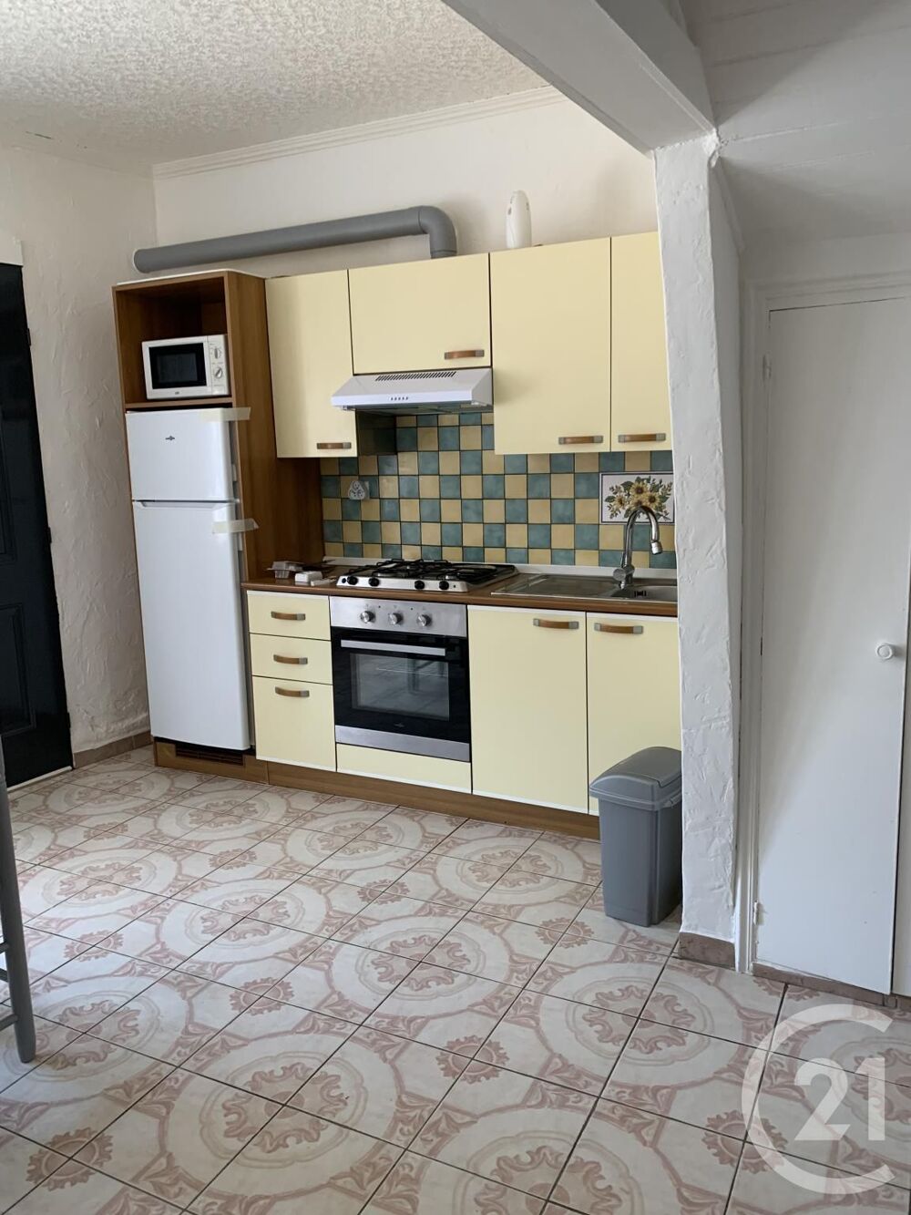 location Appartement - 1 pièce(s) - 26 m² Connaux (30330)