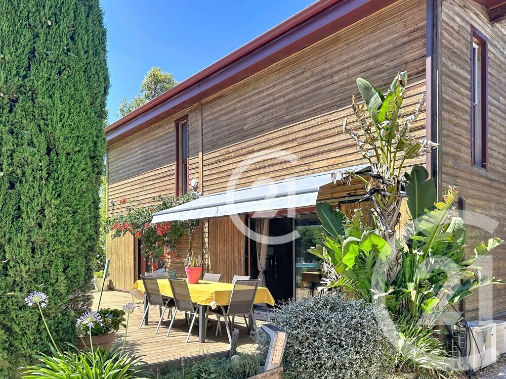 CENTURY21 ELNE, vous propose ce bel hangar agricole amén....