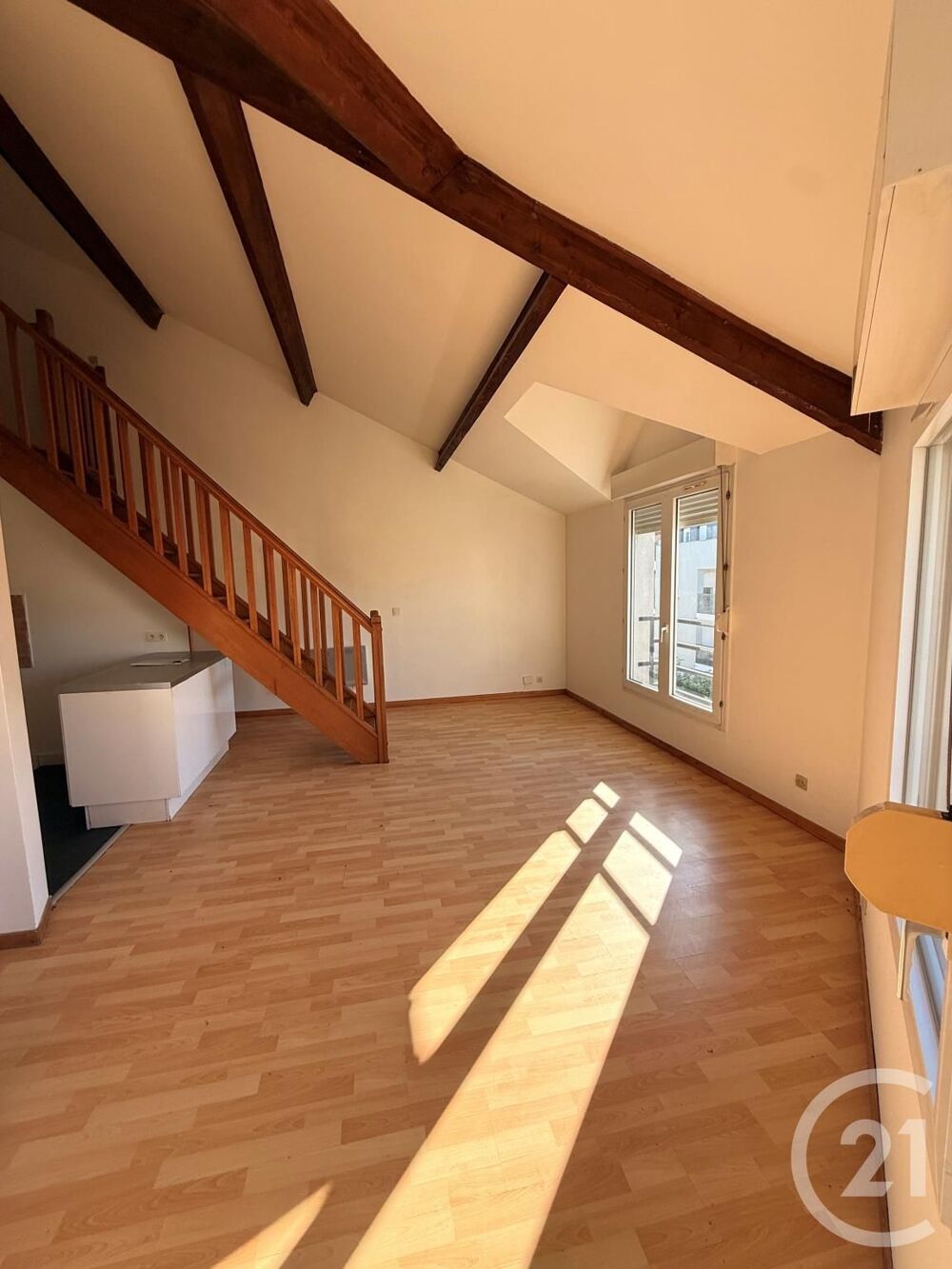 Au c½ur de Villepinte, cet appartement en Duplex, situé ....