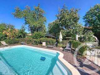  Maison à vendre 15 + pièces 394 m²