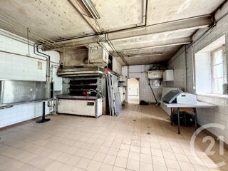  Appartement à louer 3 pièces 119 m²