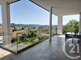  Maison  vendre 6 pices 220 m