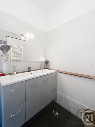  Appartement à louer 2 pièces 53 m²