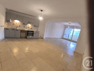  Appartement � louer 3 pi�ces 77 m�