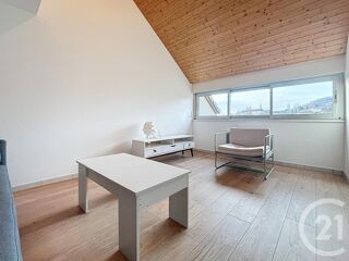  Appartement à louer 5 pièces 100 m²